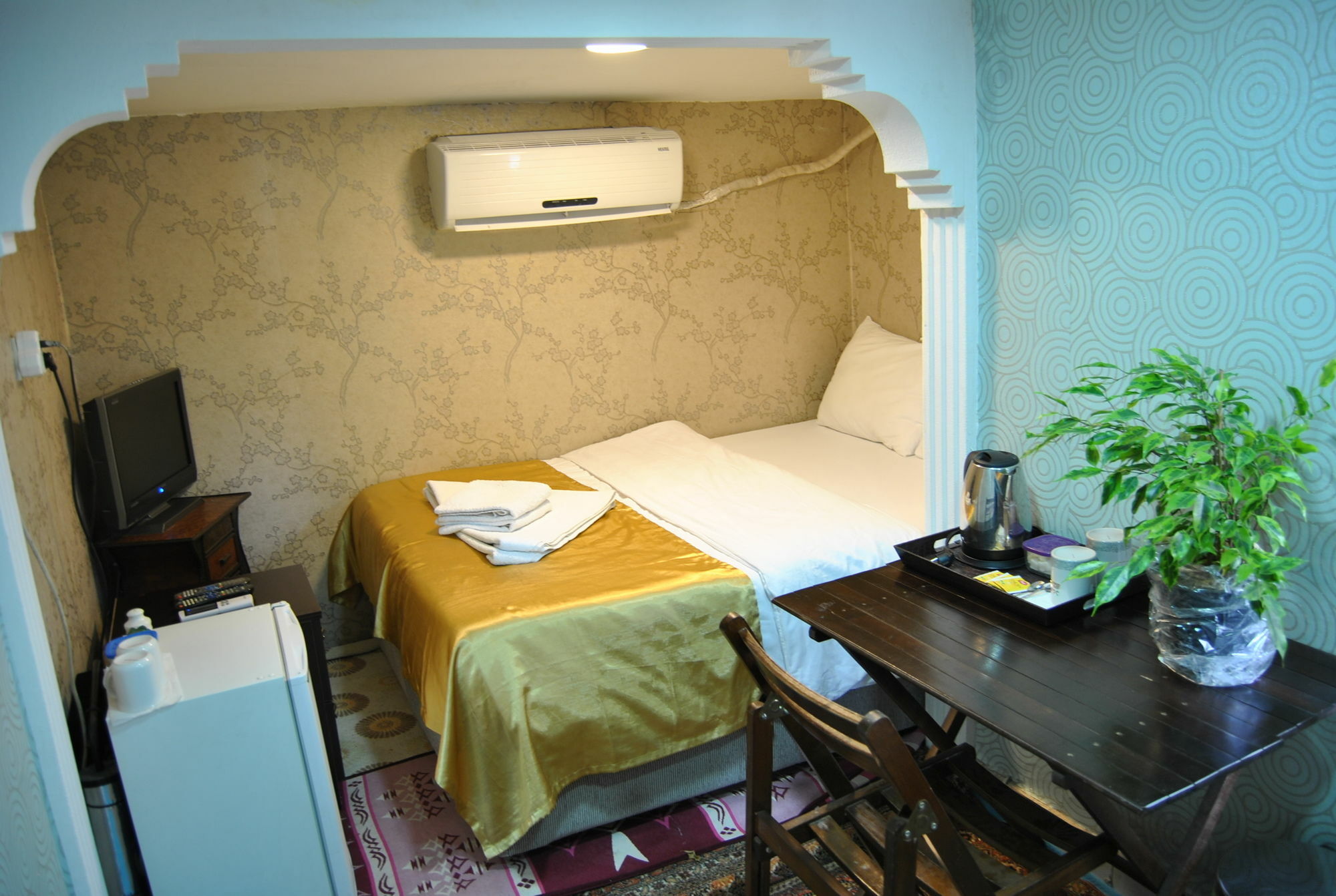 Lotus Hotel Istanbul Exterior photo
